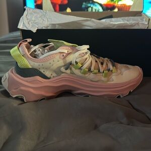 Sorel kinetic breakthru tech lace